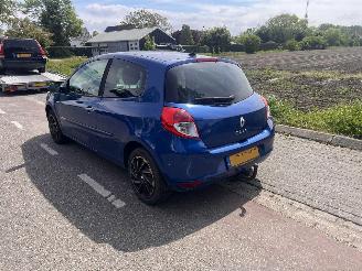 Renault Clio 1.2-16v picture 4