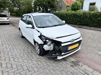skadebil auto Hyundai I-20 1.2 HP i-Motion 2015/8