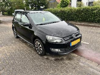 Schadeauto Volkswagen Polo 1.4 TDi Blue-motion 2015/1