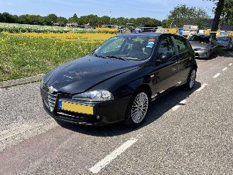 Alfa Romeo 147 1.6+16V Twinspark picture 2