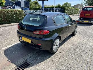 Alfa Romeo 147 1.6+16V Twinspark picture 3
