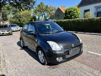 Vaurioauto  passenger cars Suzuki Swift 1.5 VVT 2005/10