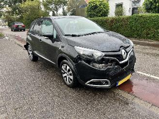 Schadeauto Renault Captur 0.9 TCe Limited 2017/5