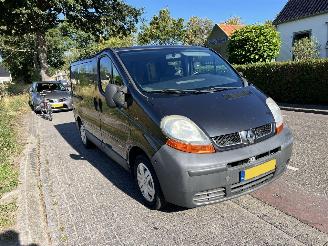 damaged commercial vehicles Renault Trafic 1.9 dCi 2003/2
