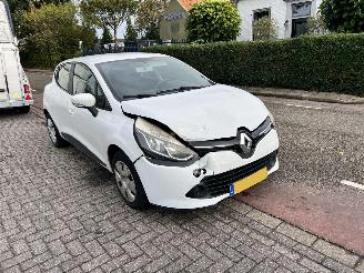 Voiture accidenté Renault Clio 0.9 TCe Expression 2013/6