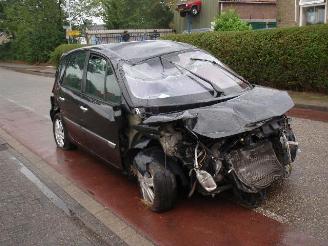 rozbiórka samochody osobowe Renault Mégane scenic 2005