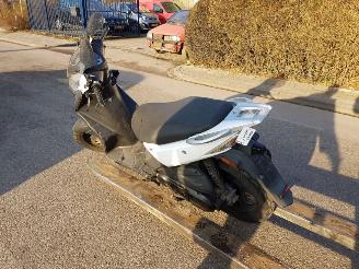 Kymco  125 Agility picture 3