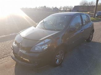 Renault Clio 1.5 dCi 70 (BR1G; BR27; BRA7; BRCG; CR1G; CR27; CRA7; CRCG) picture 2