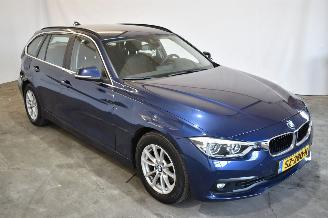 BMW 3-serie 320i Executive picture 1