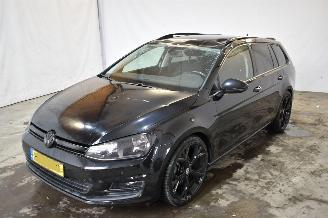 Damaged car Volkswagen Golf 1.0 TSI Business Edition Connected 2015/12