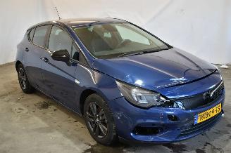 uszkodzony samochody osobowe Opel Astra 1.2 Edition 2021/3