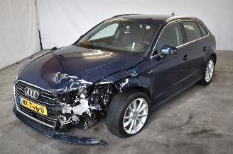 krockskadad bil auto Audi A3 SPORTBACK E-TRON 1.4 2017/4