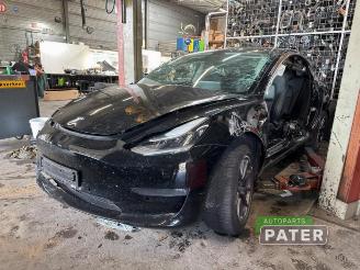 Vaurioauto  passenger cars Tesla Model 3 Model 3, Sedan, 2017 EV AWD 2019/5