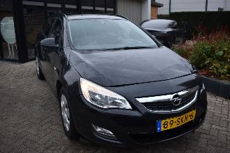  Opel Astra SPORTS TOURER 2011/10