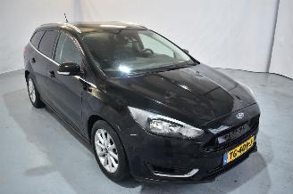 Voiture accidenté Ford Focus 1.0 Titanium 2017/8