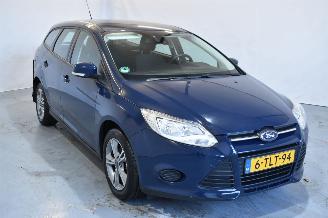 Schadeauto Ford Focus 1.0 EcoBoost Edition 2014/3