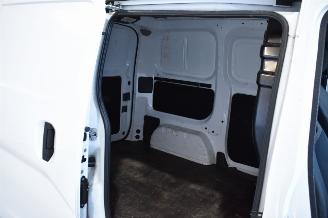 Nissan NV 200  picture 16