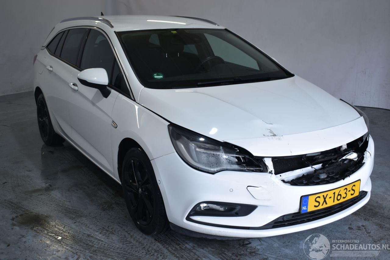 Opel Astra SPORTS TOURER+