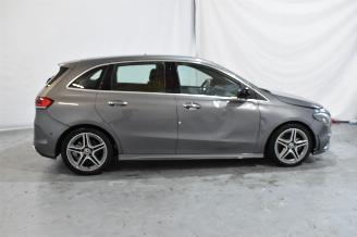 Mercedes B-klasse 180 AMG Line picture 8