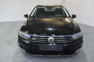 Volkswagen Passat  picture 2