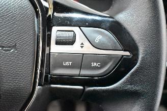 Peugeot 208 1.2 PureTech Active picture 28