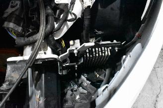Ford Fiesta 1.0 EcoB.Hy. Tit. picture 12