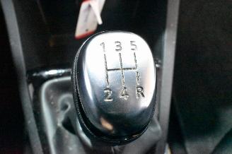 Renault Clio 0.9 TCe Limited picture 32