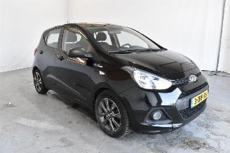 krockskadad bil auto Hyundai I-10 1.0i i-Motion 2015/2