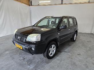 Nissan X-Trail 2.0 Comfort 2wd picture 3