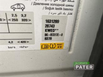 Peugeot 5008 5008 II (M4/MC/MJ/MR), MPV, 2016 / 2024 1.2 12V e-THP PureTech 130 picture 13