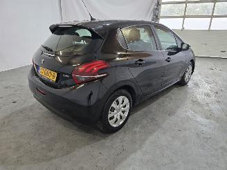 Peugeot 208 1.2 PureT. Blue Lion picture 7