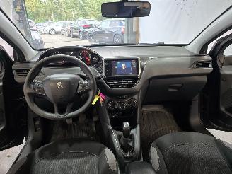 Peugeot 208 1.2 PureT. Blue Lion picture 19