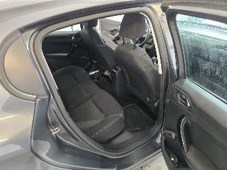 Peugeot 208 1.2 PureT. Blue Lion picture 12