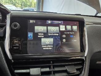 Peugeot 208 1.2 PureT. Blue Lion picture 26