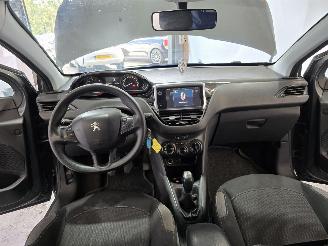 Peugeot 208 1.2 PureT. Blue Lion picture 18