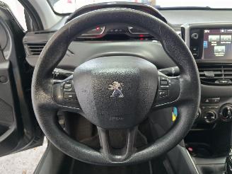 Peugeot 208 1.2 PureT. Blue Lion picture 23