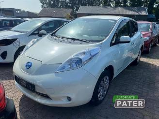krockskadad bil auto Nissan Leaf Leaf (ZE0), Hatchback, 2010 / 2017 Leaf 2012/6