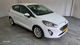 Vaurioauto  passenger cars Ford Fiesta 1.0 EcoB. Titanium 2017/9