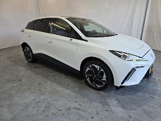 skadebil auto MG 4 MG4 Electric Luxury 64 kWh 2023/6