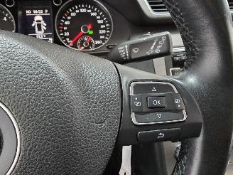 Volkswagen Passat 1.6 TDI Highl. BlM picture 31