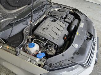 Volkswagen Passat 1.6 TDI Highl. BlM picture 16