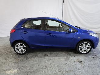 Mazda 2  picture 8