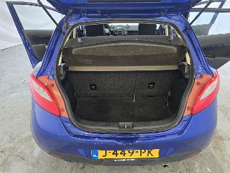 Mazda 2  picture 21