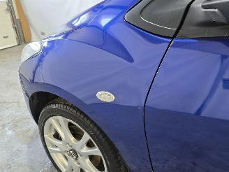 Mazda 2  picture 13