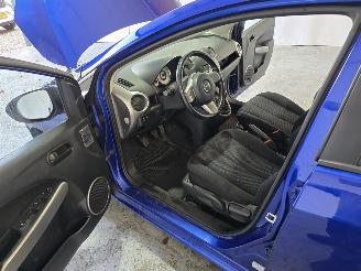 Mazda 2  picture 23