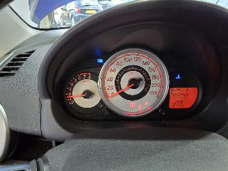 Mazda 2  picture 31