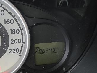 Mazda 2  picture 24