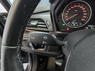 BMW 2-serie 216d 7p High picture 27