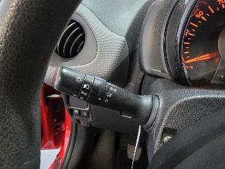 Peugeot 108 1.0 Vti picture 26