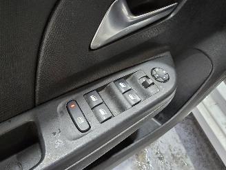 Opel Corsa 1.2 Editon picture 20